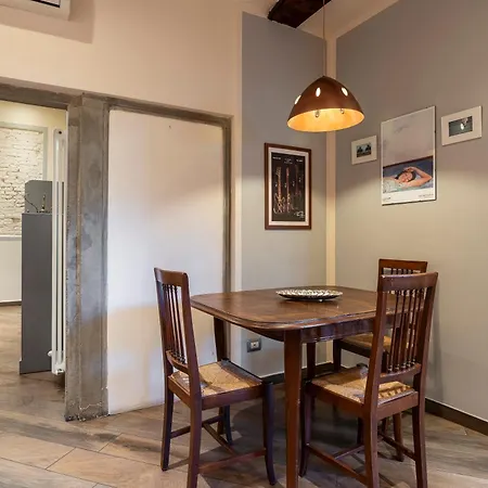 Leone Apartment