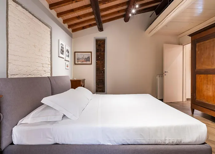 Leone Apartment *
